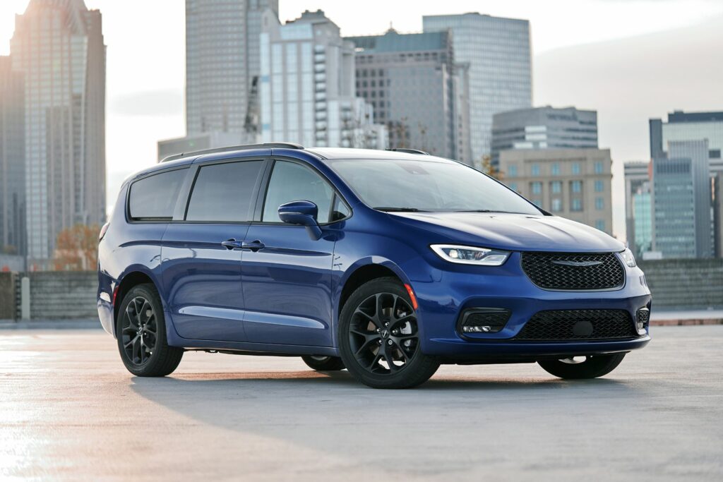 Elevate Your Minivan Experience with Must-Have Minivan Accessories